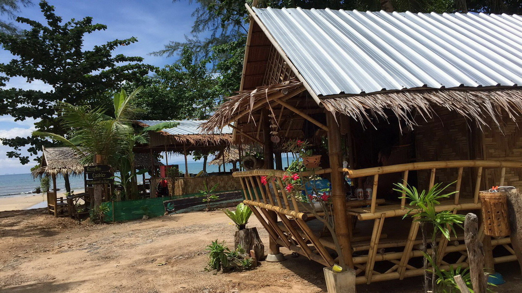 Rann Chalet Beach Side Koh Lanta Exterior photo